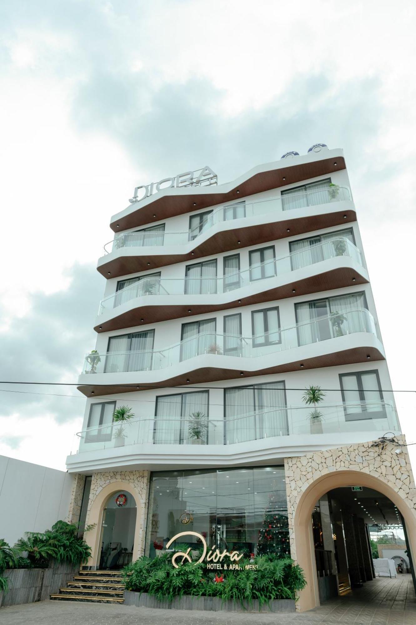 Diora Hotel Pleiku By Hos Екстериор снимка