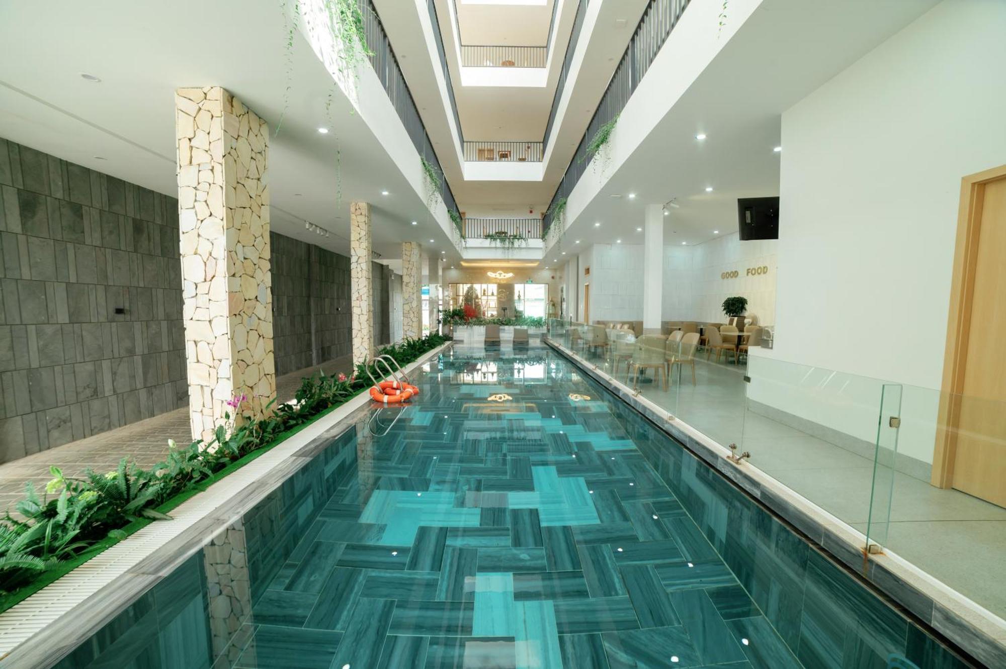 Diora Hotel Pleiku By Hos Екстериор снимка